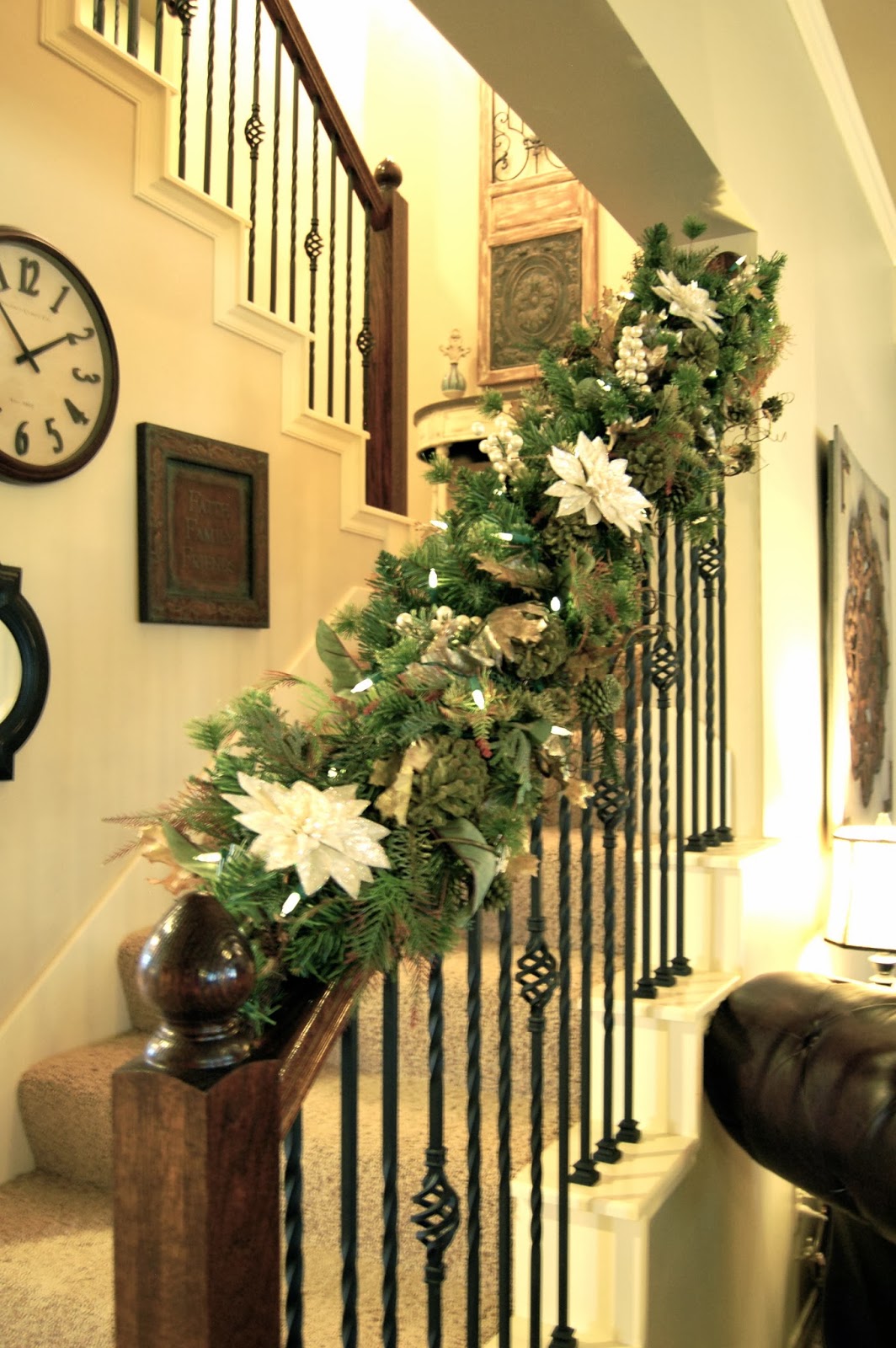 Christmas Staircase Decoration 20