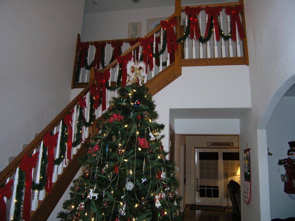 Christmas Staircase Decoration 23