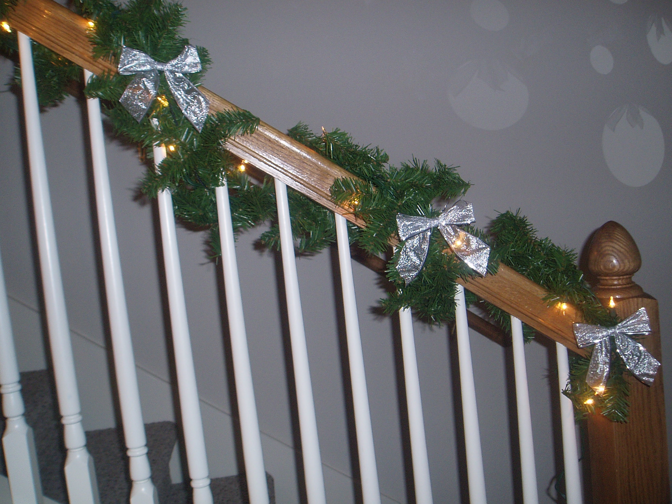 Christmas Staircase Decoration 9