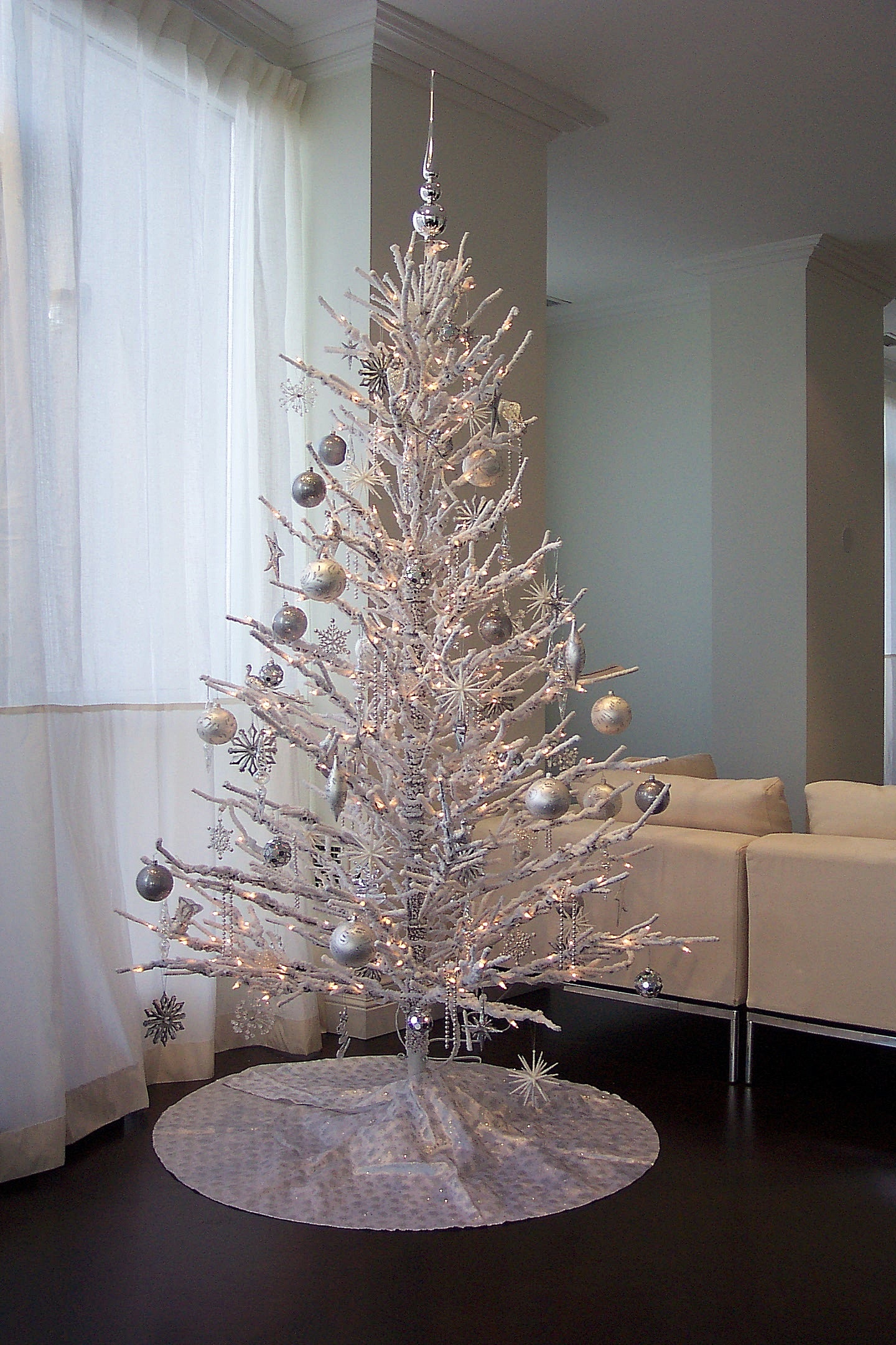 White Christmas Tree Pictures & Photos