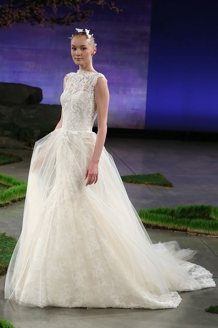 Ball Gown Wedding Dress with Sleeve
