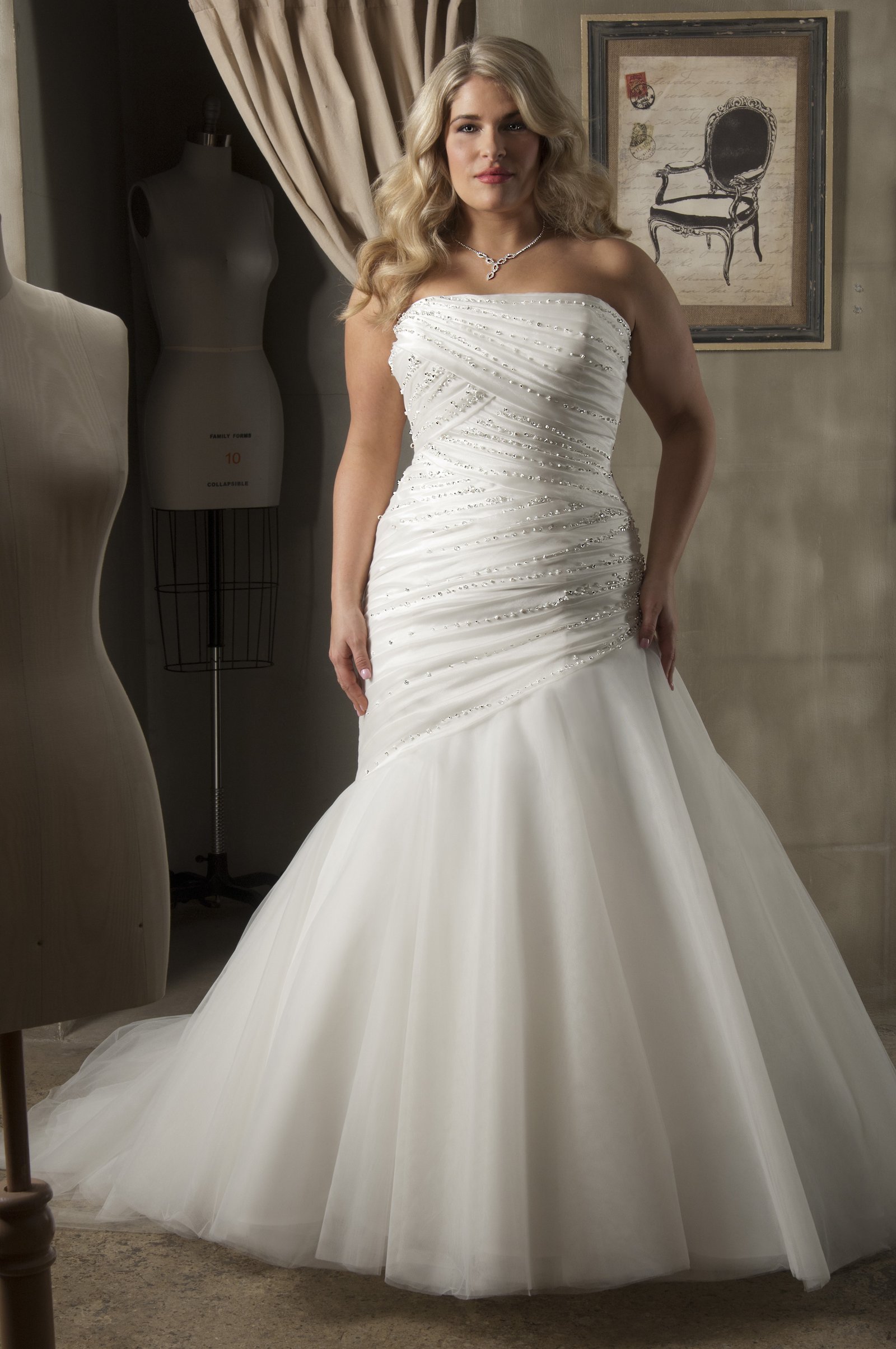 15 Plus Size Wedding Dresses To Make You Look Like Queen - MagMent