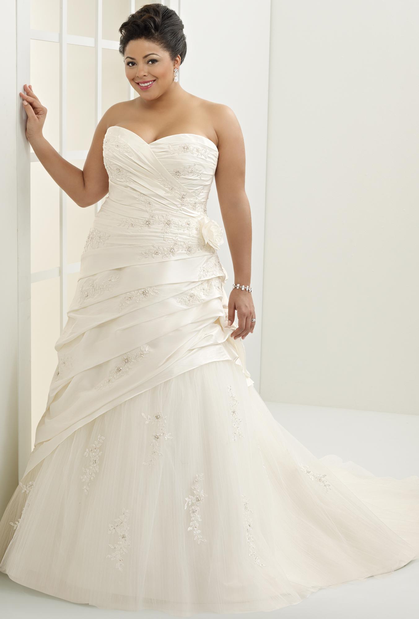 Taffeta-Plus-Size-Wedding-Dress