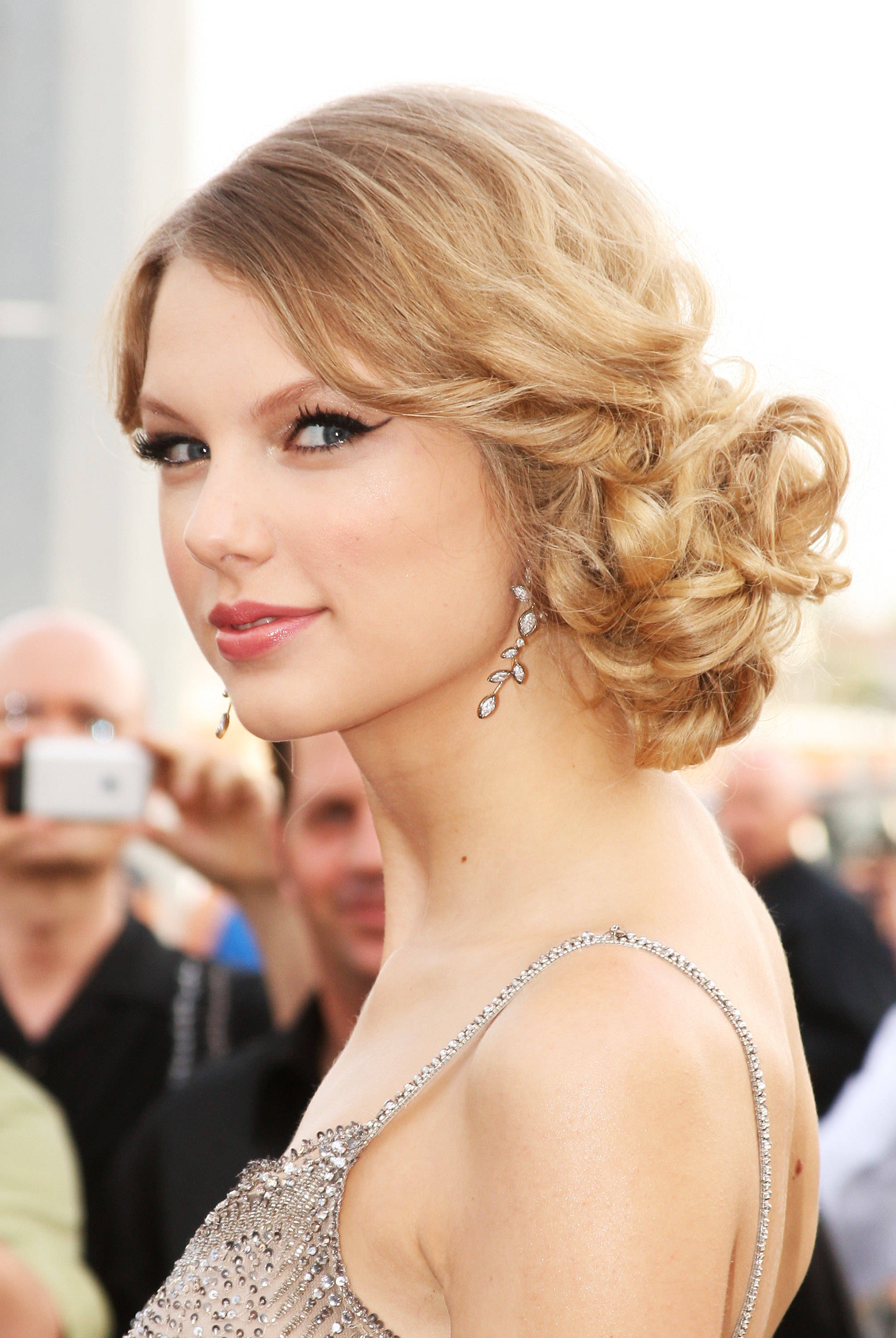 NASHVILLE, TN - JUNE 16: Singer/musician Taylor Swift attends the 2009 CMT Music Awards at the Sommet Center on June 16, 2009 in Nashville, Tennessee. (Photo by Jason Merritt/Getty Images)