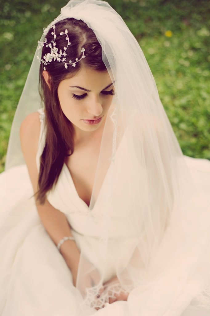 Retro Wedding Hairstyles With Veil