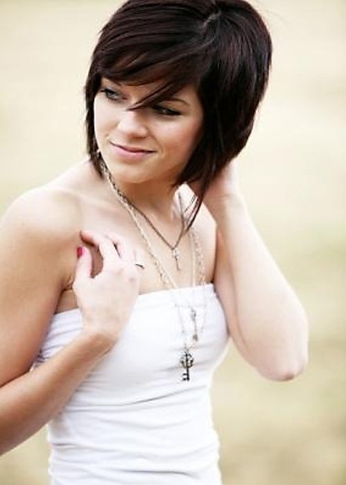 Layered Short Hairstyles With Bangs