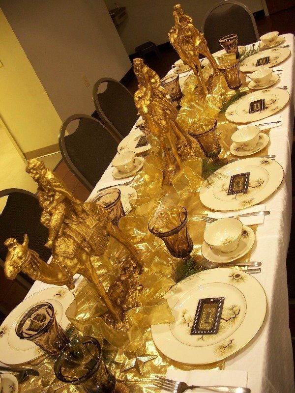 Christmas Table Decorations with the Wise Men
