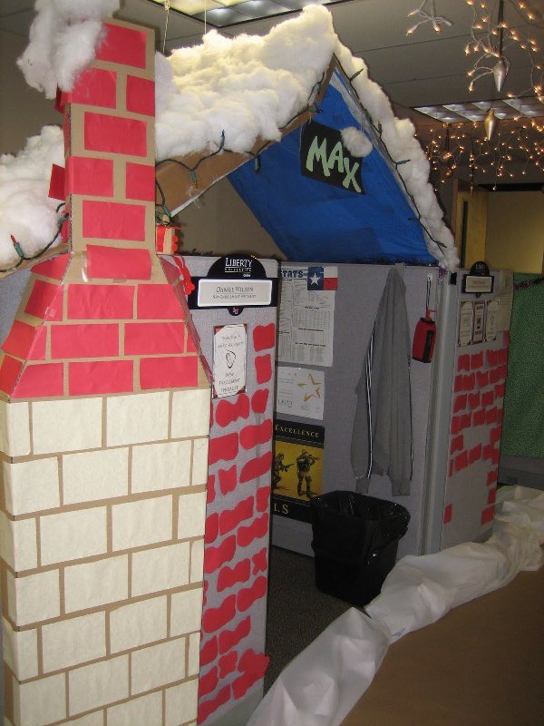 office-cubicle-christmas-decorating-ideas-grinch