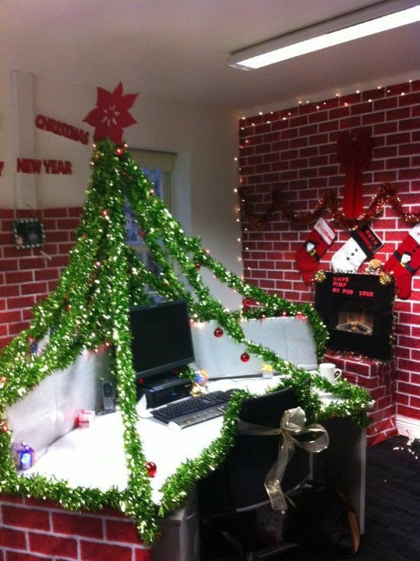 office-desk-christmas-decoration-ideas