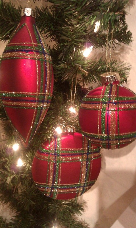 red-plaid-christmas-ornaments