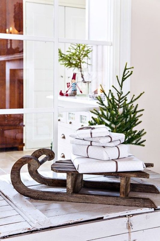 rustic-christmas-decor-sled