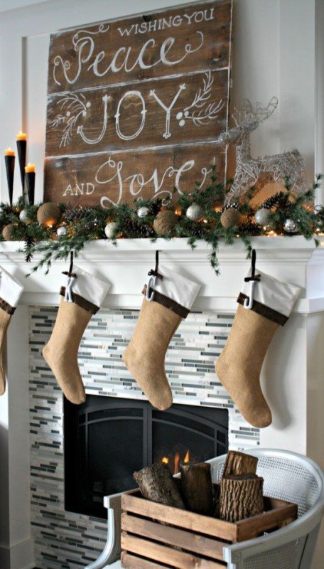 rustic-christmas-mantle