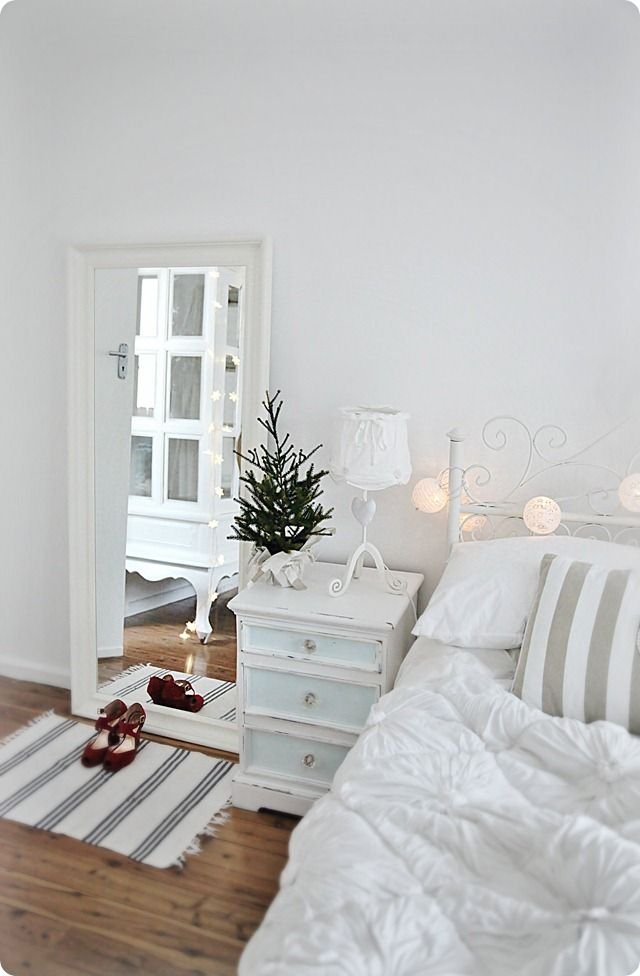 White Christmas Bedroom Decor