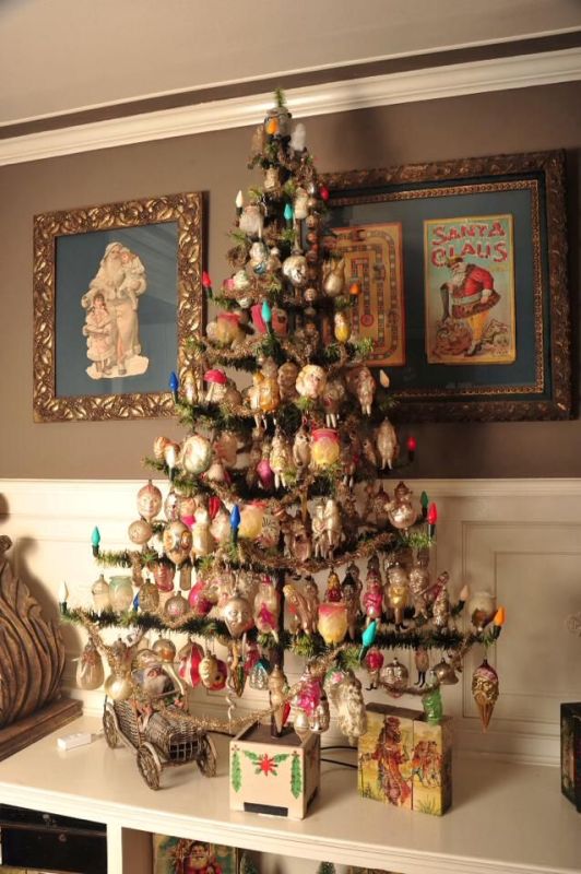 antique-feather-christmas-tree