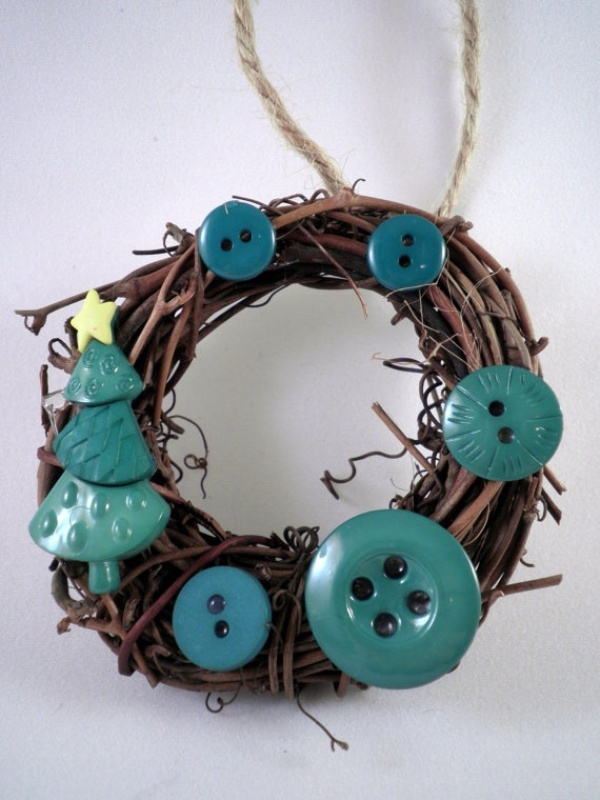 awesome-button-wreath-christmas-tree-ornaments