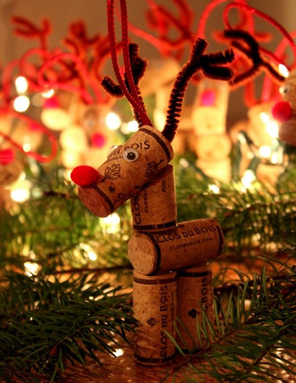 beautiful-wine-cork-reindeer-ornament