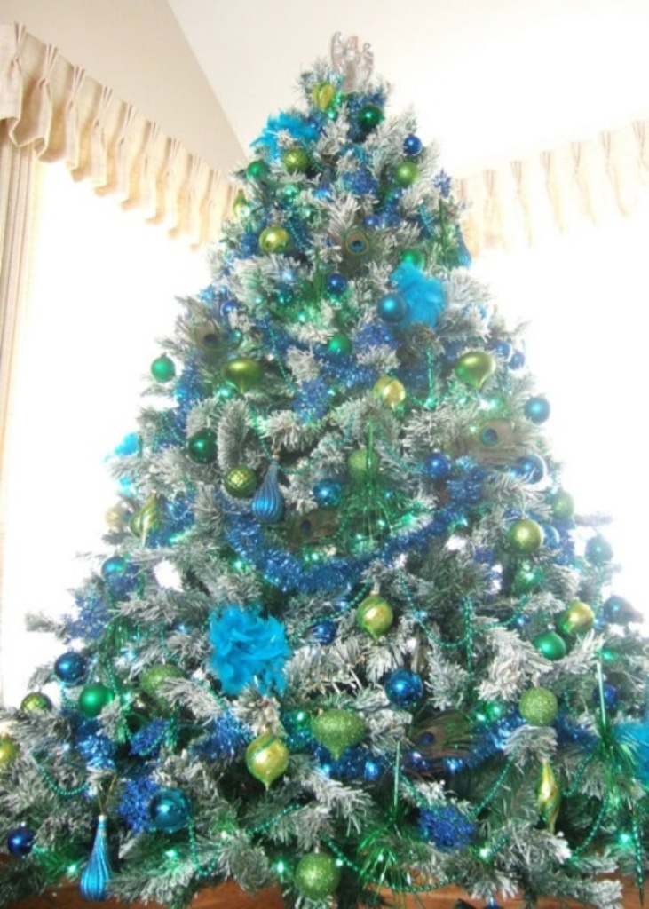 25 Eye Catching Green Christmas Tree Decorations Ideas - MagMent