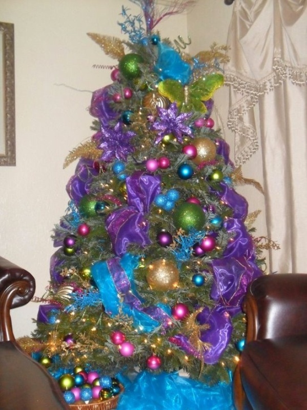 blue-and-purple-christmas-tree