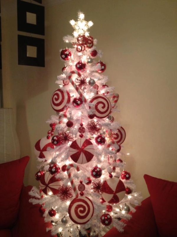 candy-cane-theme-christmas-tree