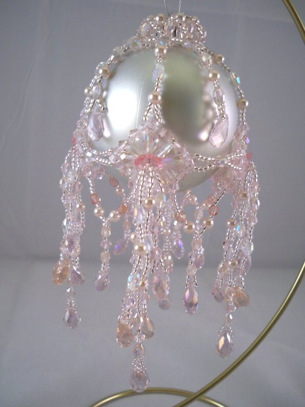 christmas-beaded-ornament-cover