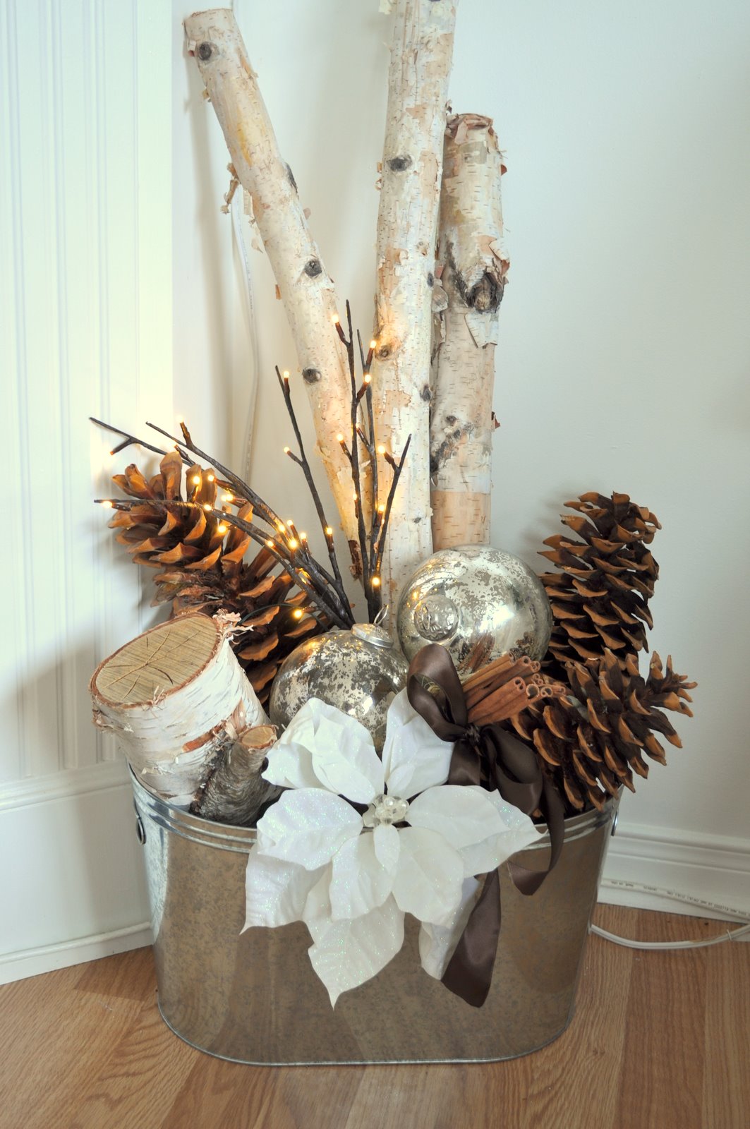 christmas-decorations-with-birch-logs