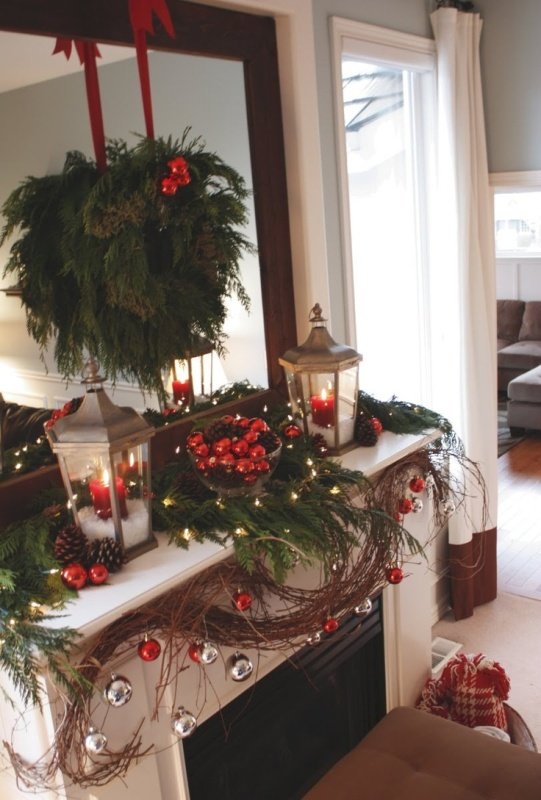 christmas-mantel-with-lanterns