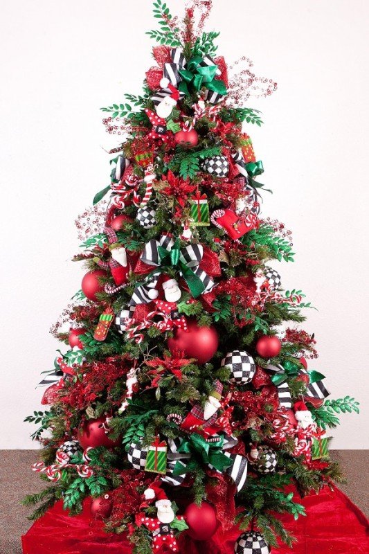 christmas-tree-ball-decorations