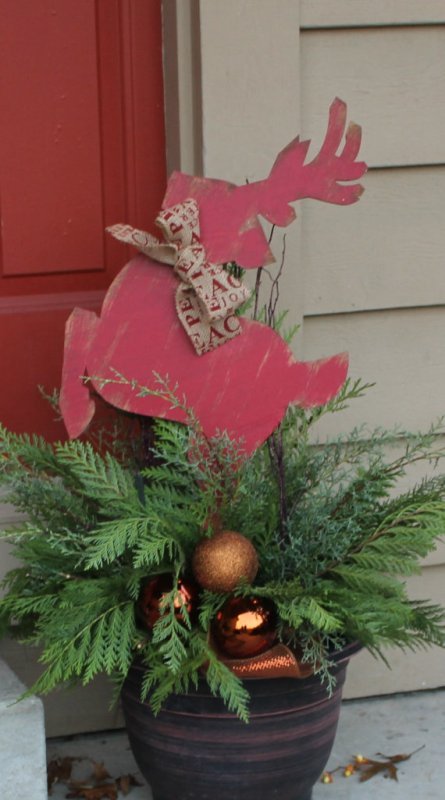 christmas-wooden-reindeer-yard-decorations