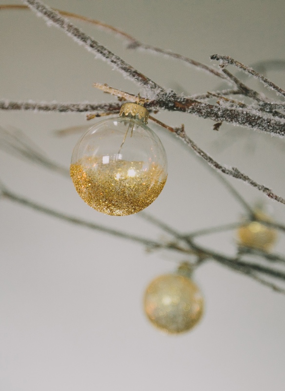 clear-glass-ball-christmas-ornaments