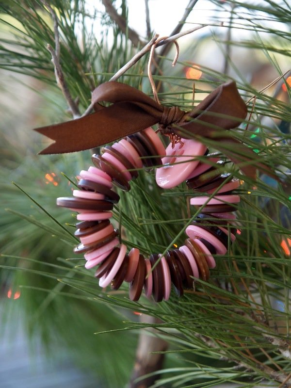 cool-button-christmas-ornaments