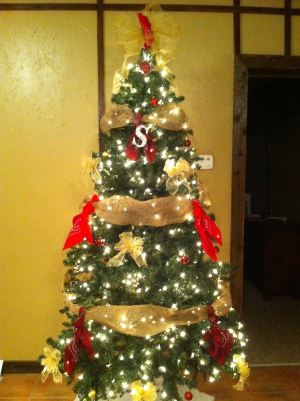 cool-western-christmas-tree