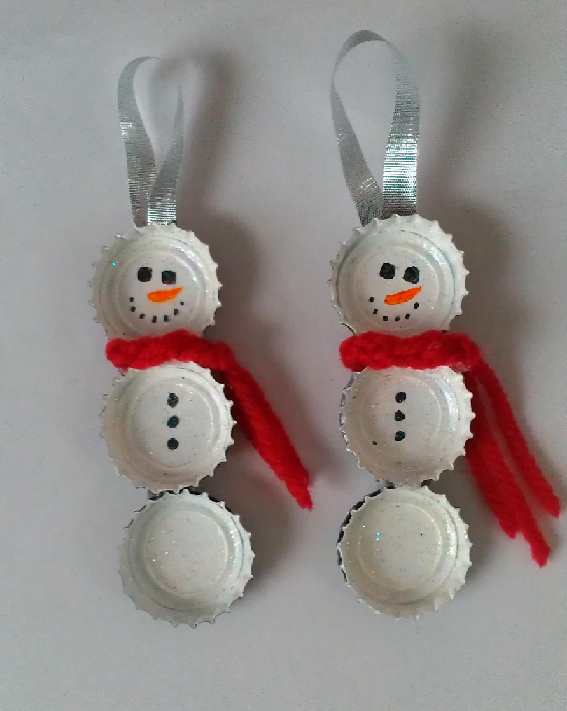 diy-christmas-bottle-cap-snowman-craft