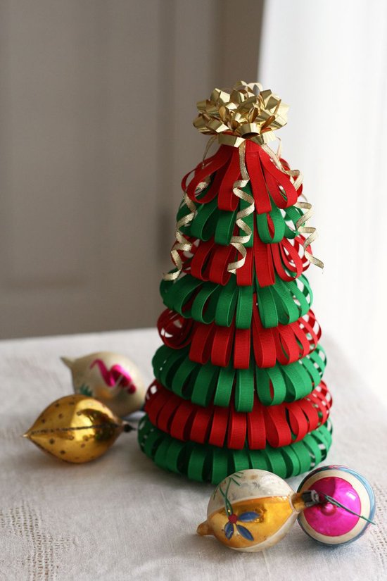 diy-ribbon-christmas-tree