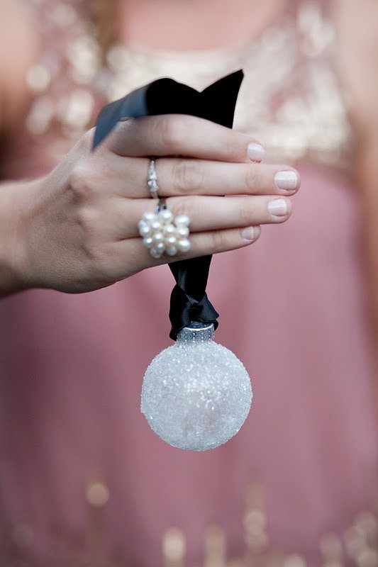 diy-snowball-ornaments