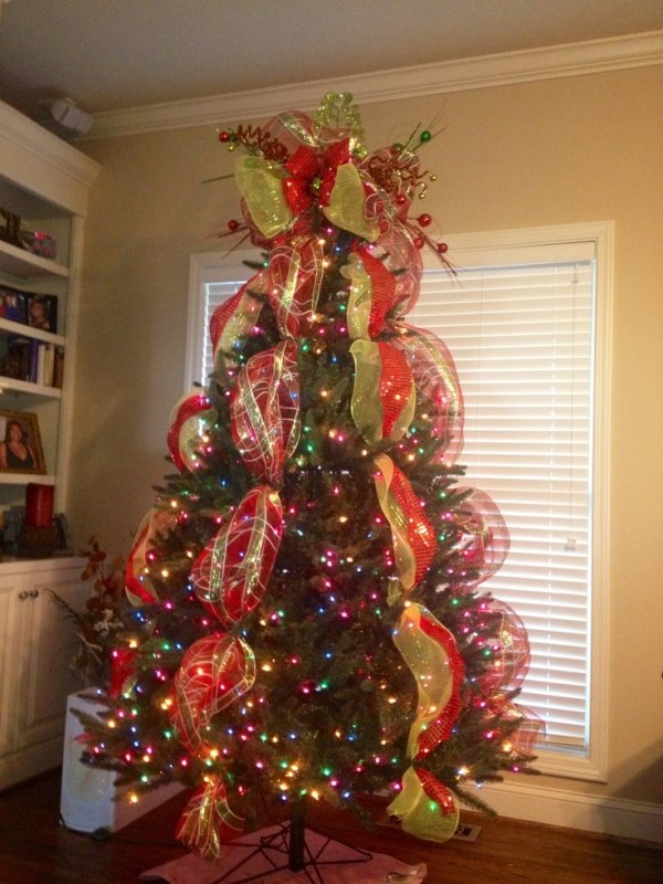 decorating-a-christmas-tree-with-mesh