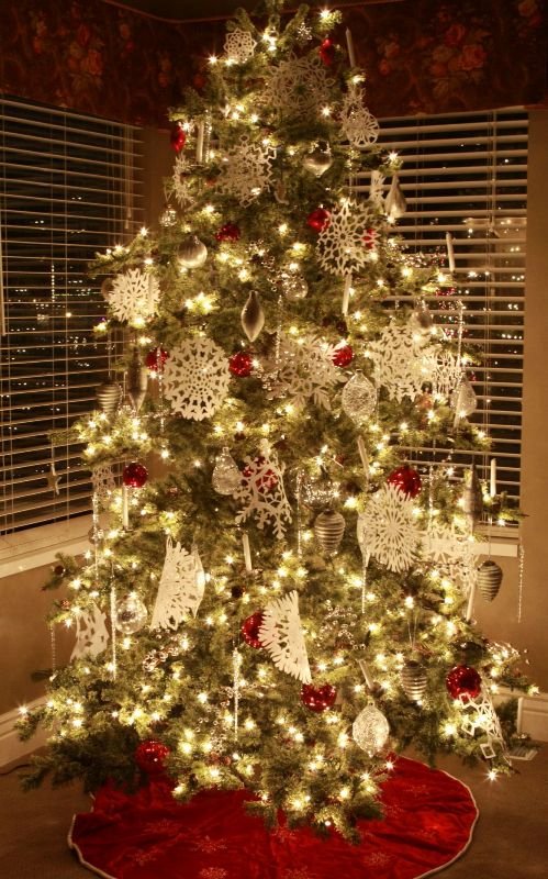 decoration-ideas-elegant-golden-themes-in-christmas-tree