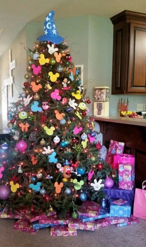 disney-themed-colorful-christmas-tree-decorations