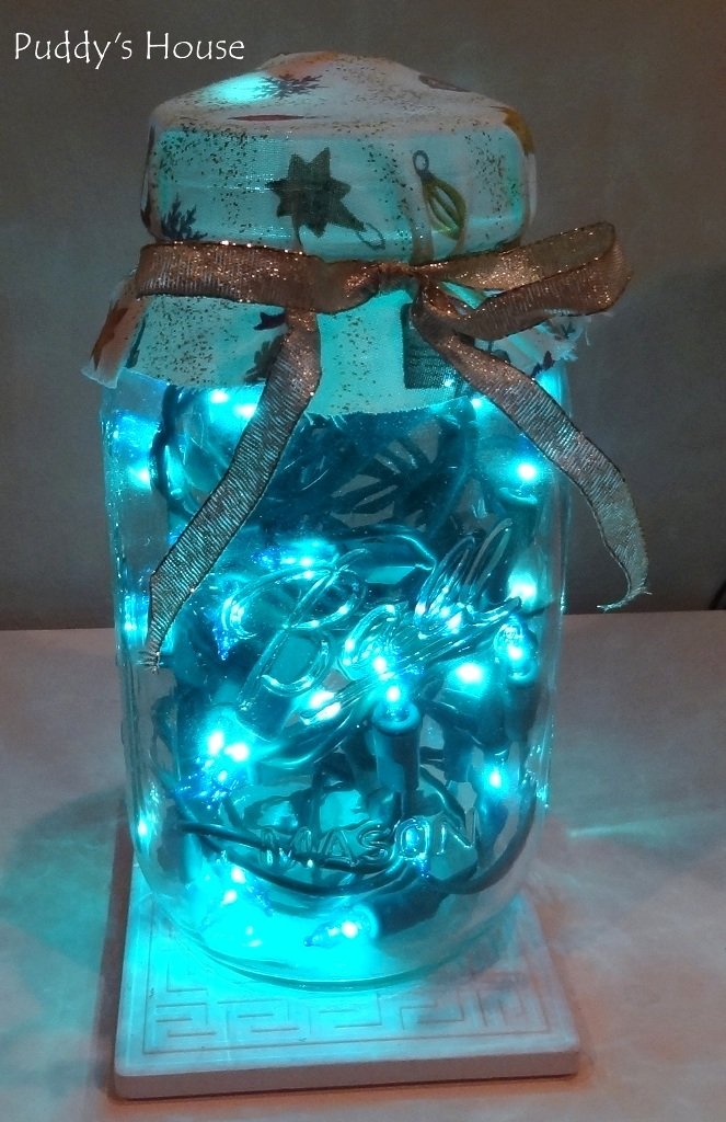 diy-christmas-decorations-blue-lights-in-canning-jar