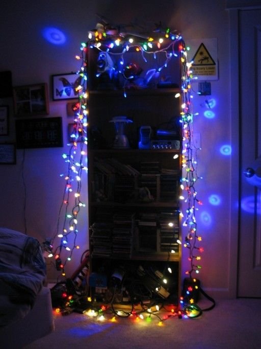 dorm-christmas-light-decorations
