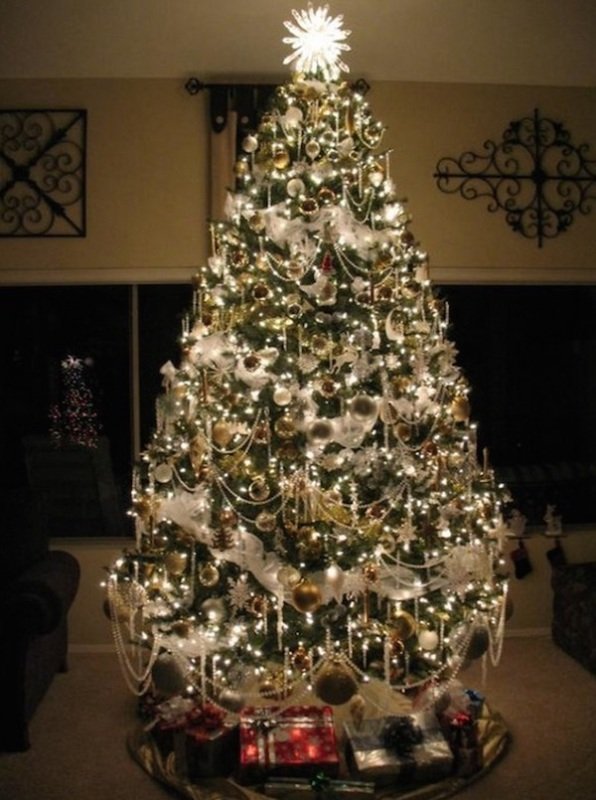 elegant-christmas-tree