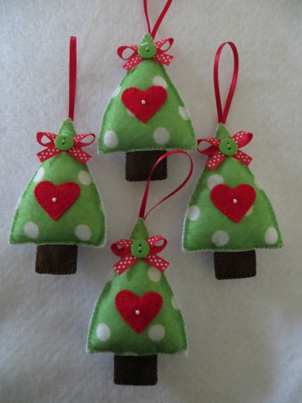 felt-christmas-ornament-tree