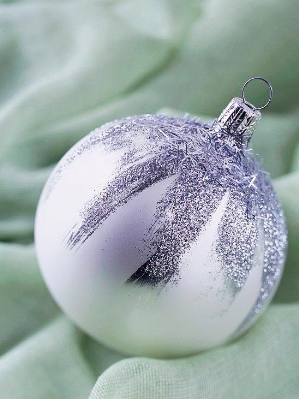 glitter-christmas-ornament-idea