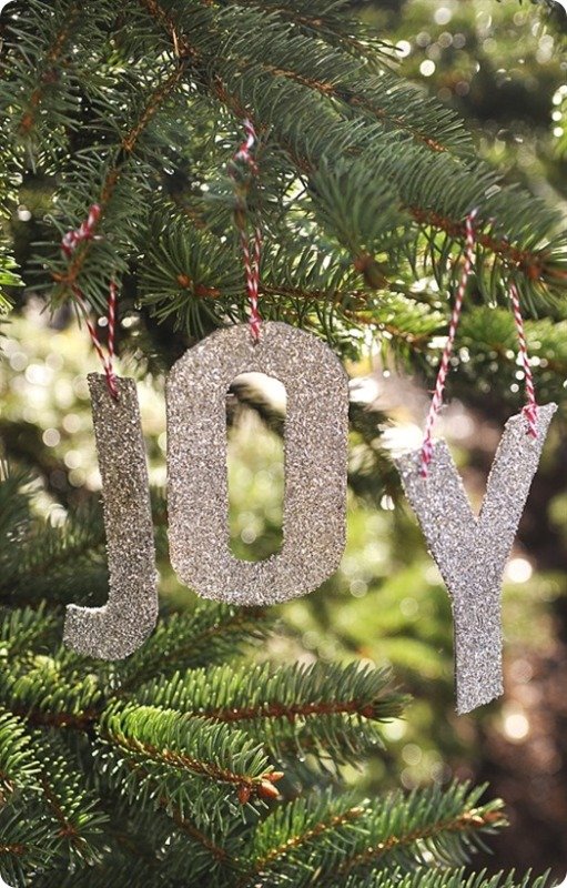 glitter-letter-ornaments