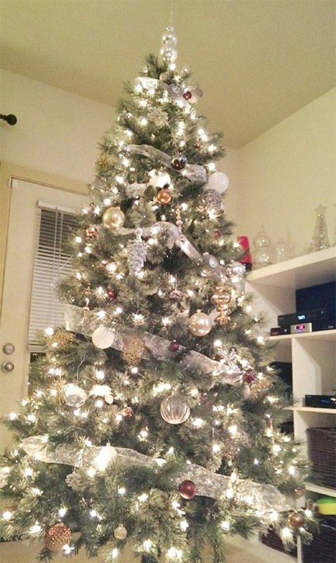 gold-and-silver-christmas-theme-gold-and-silver-christmas-tree