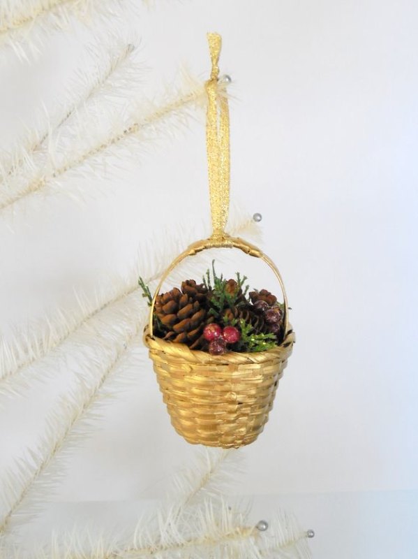 gold-pine-cone-christmas-ornament