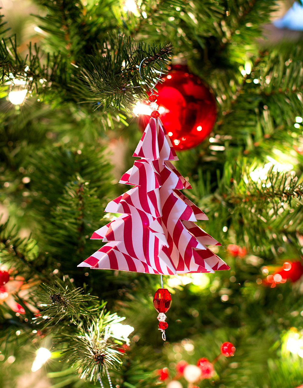 25 Easy Paper Christmas Ornaments You Can Make at Home - MagMent
