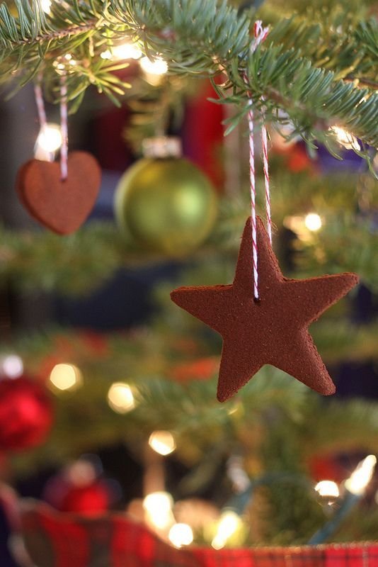 homemade-cinnamon-ornaments