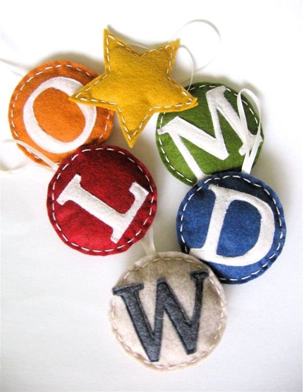 initial-christmas-ornaments-felt