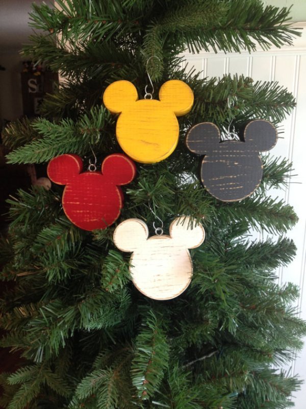 mickey-mouse-christmas-ornaments