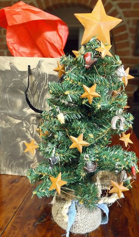 mini-christmas-tree-decorations-2016